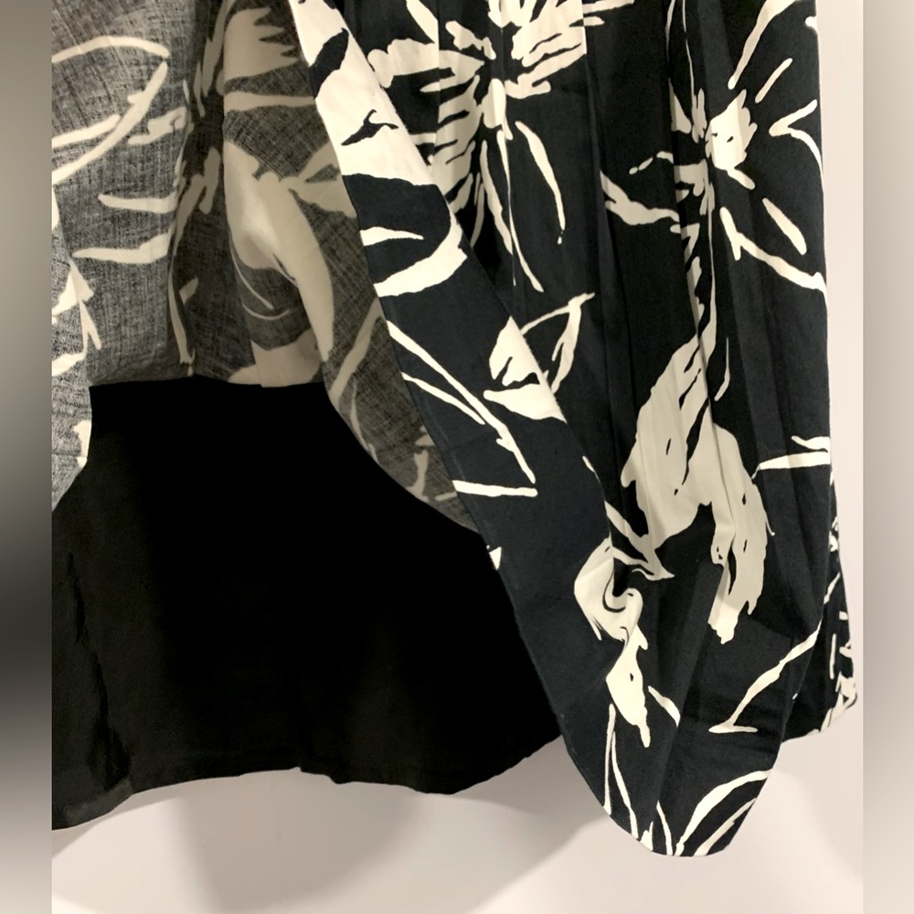 Excellent Condition, Lafayette 148, Pleated Black/White Floral Skirt, Sz 6 - Picture 5 of 8